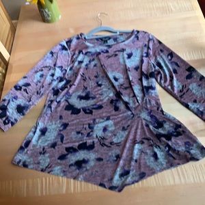 Simply Vera wang top